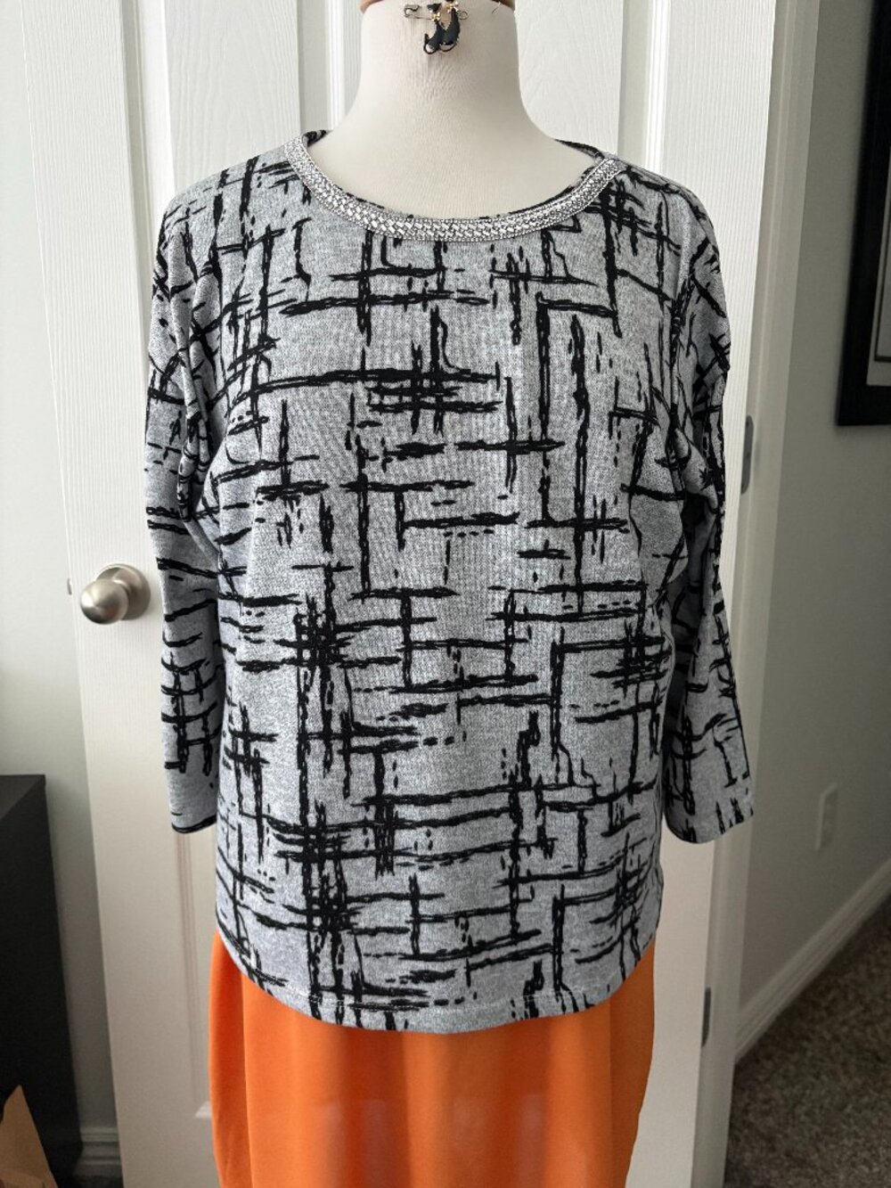 Gray and Black Geometric Polyester Knit Top Size L Vintage Rose